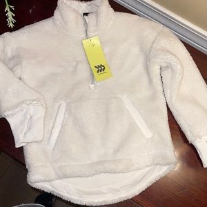 All in motion 4/5 xs white pullover.